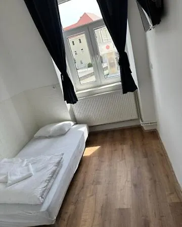 Gostilna In Apartmaji Zlati Lev - マリボル