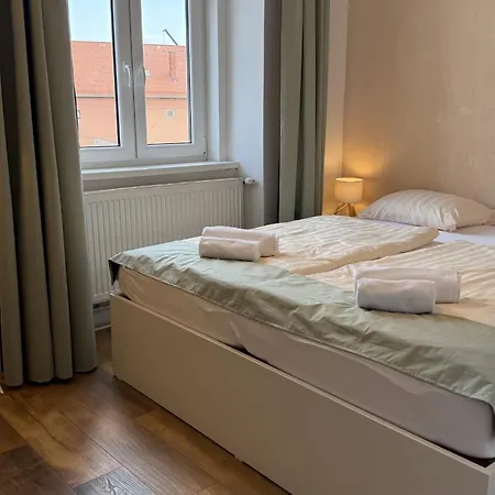 Gostilna In Apartmaji Zlati Lev - *